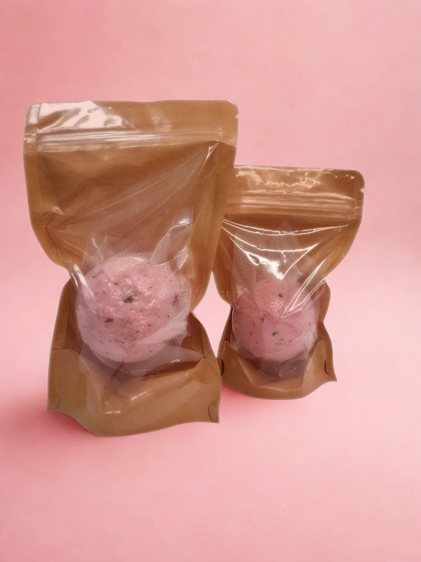 Rose Mousse - różana kula do kąpieli - W Zmysłach