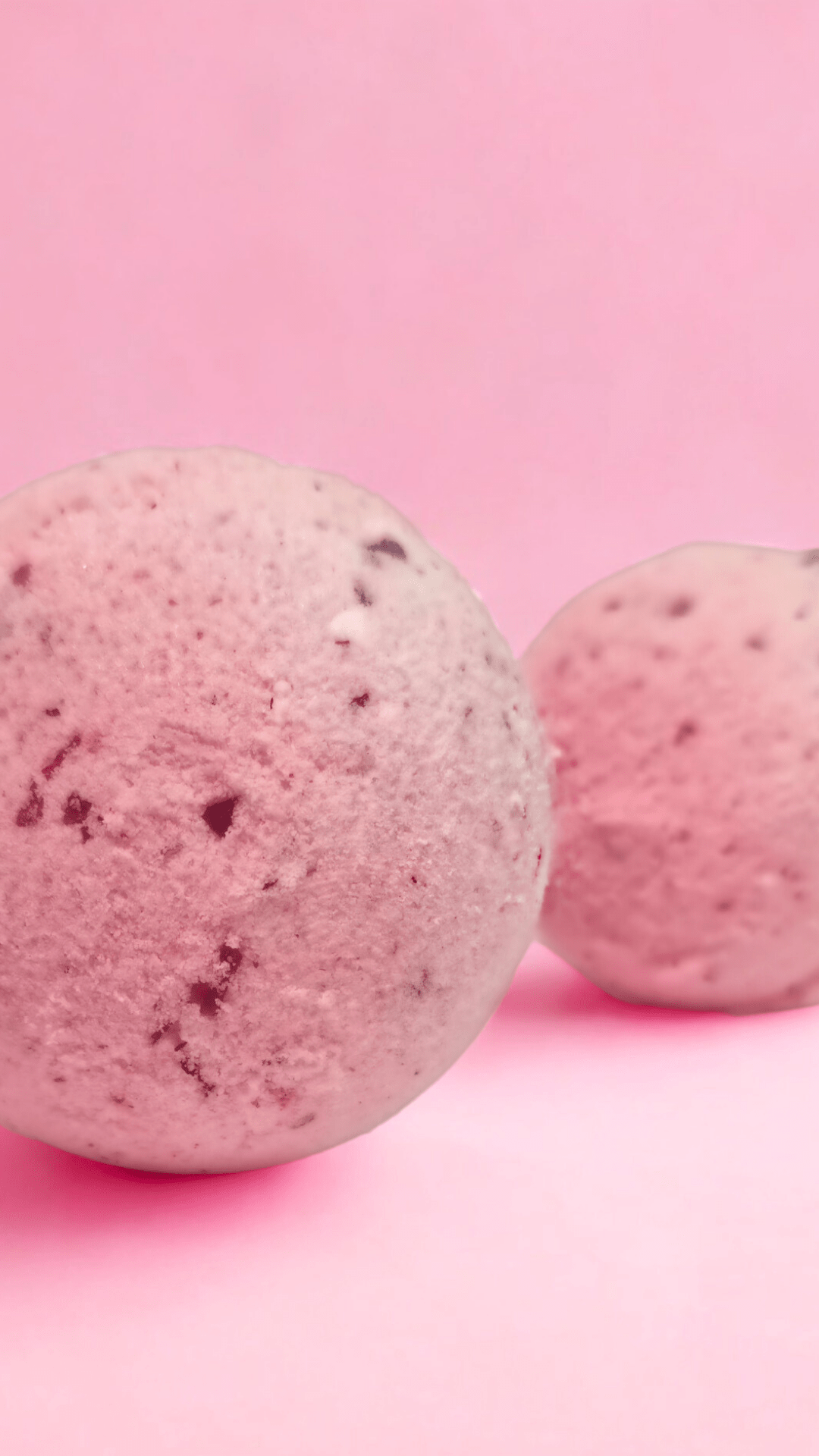 Rose Mousse - różana kula do kąpieli - W Zmysłach